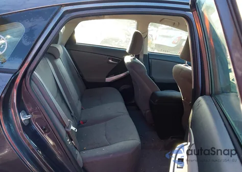 2013 Toyota Prius Two z USA, uszkodzony, nr VIN JTDKN3DU5D5583828